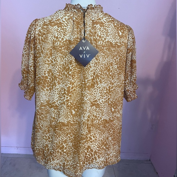 ☀️= 2/$13 NWT Ava & Viv Women's Leopard Print Mustard Color Short Sleeve Blouse - Picture 2 of 5